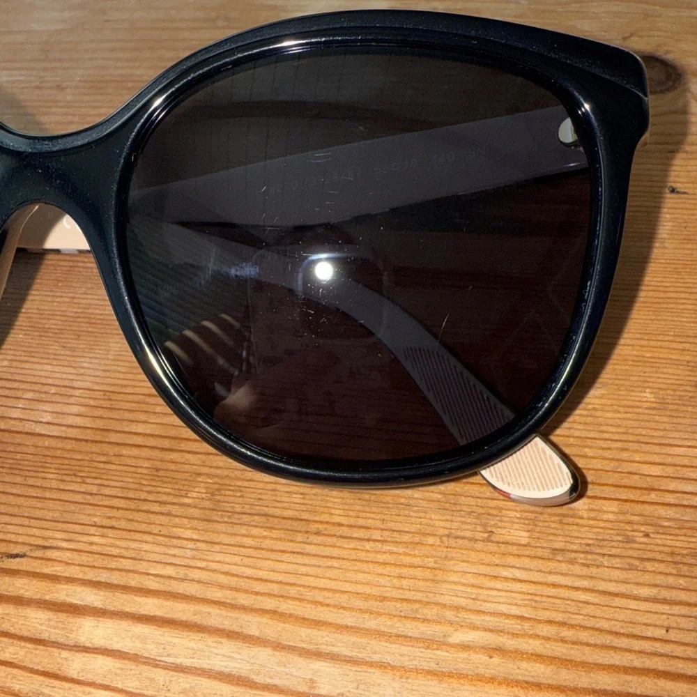Burberry Black Cat-Eye Sunglasses with Case - Picture 11 of 13
